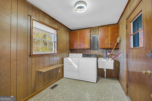 2207 Blacksnake Road, Mount Airy, GA 30563