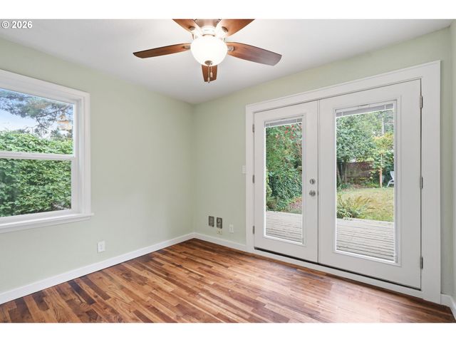 2057 Se 72ND Ave, Portland, OR 97215