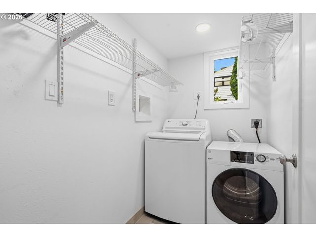 2057 Se 72ND Ave, Portland, OR 97215