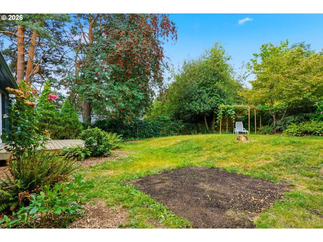 2057 Se 72ND Ave, Portland, OR 97215