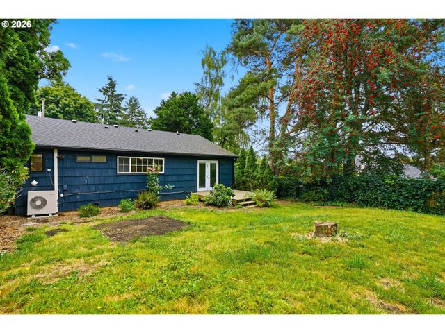 2057 Se 72ND Ave, Portland, OR 97215