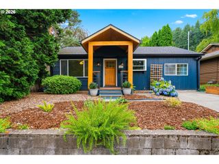 2057 Se 72ND Ave, Portland, OR 97215