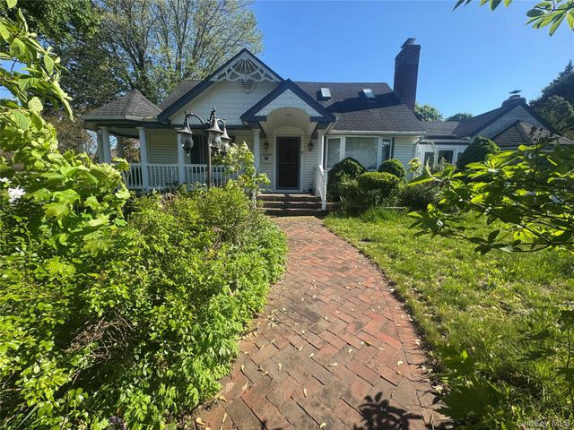 7 Dawes Avenue, Syosset, NY 11791