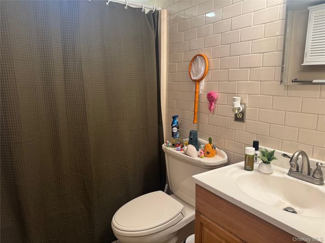 7 Dawes Avenue, Syosset, NY 11791