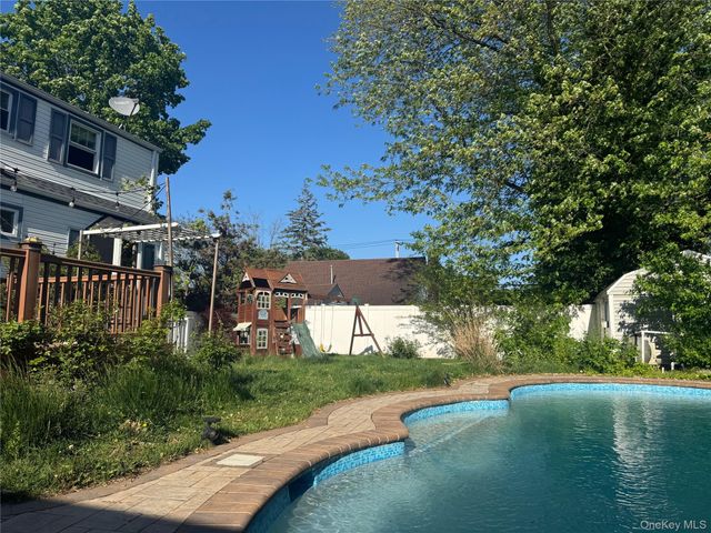 7 Dawes Avenue, Syosset, NY 11791