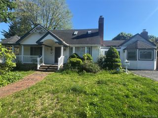 7 Dawes Avenue, Syosset, NY 11791