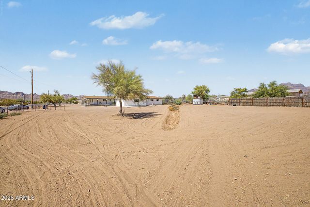1641 N PLAZA Drive, Apache Junction, AZ 85120