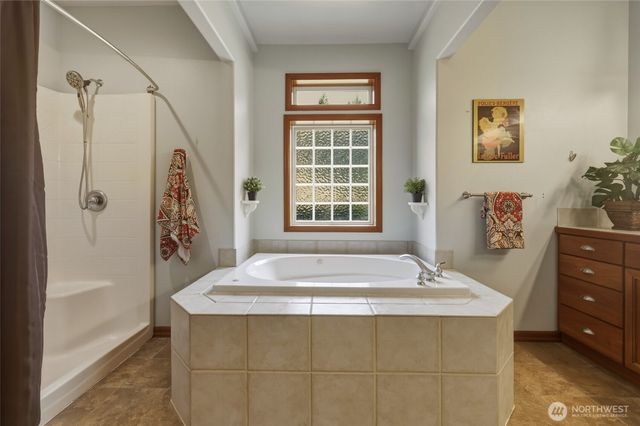 9315 Milburn Loop SE, Olympia, WA 98513