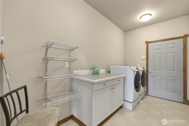 9315 Milburn Loop SE, Olympia, WA 98513