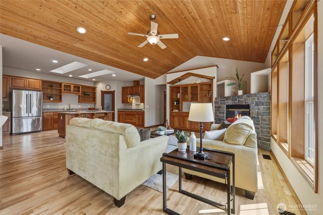 9315 Milburn Loop SE, Olympia, WA 98513