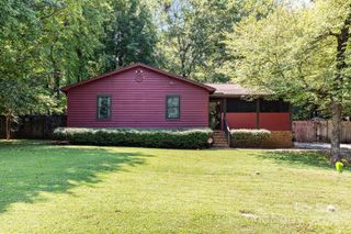 8724 Knowlesly Road, Charlotte, NC 28227