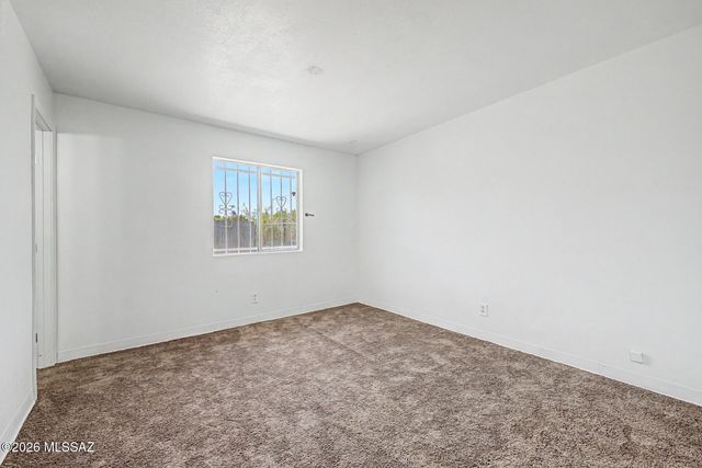 1427 E Silverlake Road, Tucson, AZ 85713