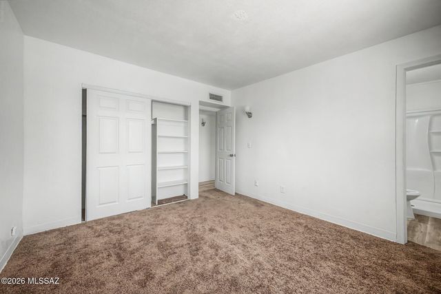 1427 E Silverlake Road, Tucson, AZ 85713