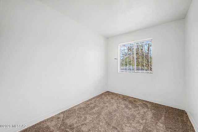 1427 E Silverlake Road, Tucson, AZ 85713