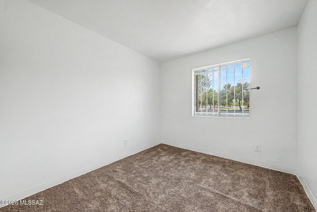 1427 E Silverlake Road, Tucson, AZ 85713