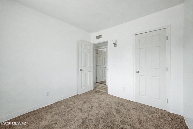 1427 E Silverlake Road, Tucson, AZ 85713