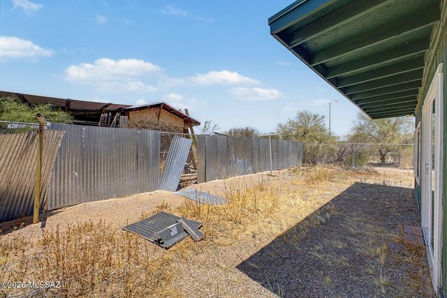 1427 E Silverlake Road, Tucson, AZ 85713