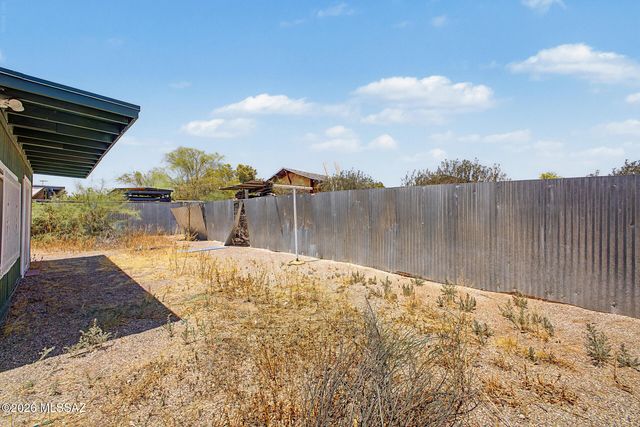 1427 E Silverlake Road, Tucson, AZ 85713