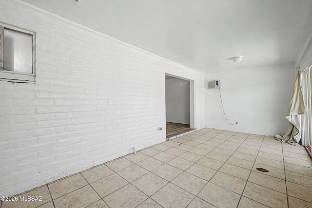 1427 E Silverlake Road, Tucson, AZ 85713