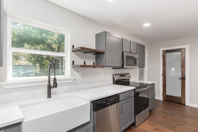 1024 Tower Street, Canton, TX 75103