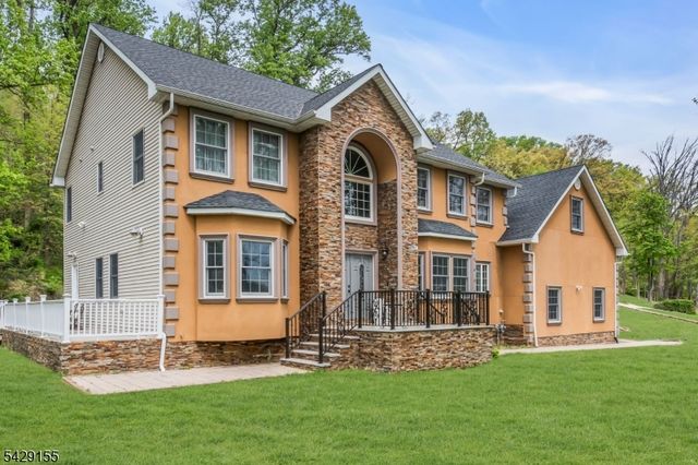 1121 N Washington Ave, Green Brook Twp., NJ 08812
