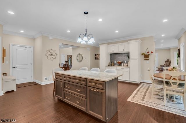 1121 N Washington Ave, Green Brook Twp., NJ 08812