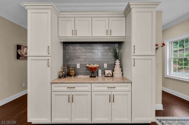 1121 N Washington Ave, Green Brook Twp., NJ 08812