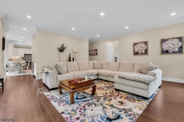 1121 N Washington Ave, Green Brook Twp., NJ 08812