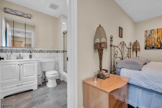 1121 N Washington Ave, Green Brook Twp., NJ 08812