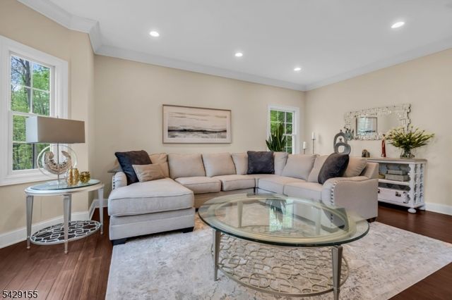 1121 N Washington Ave, Green Brook Twp., NJ 08812
