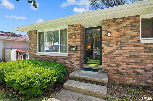 1814 W LATHAM Lane, Peoria, IL 61614