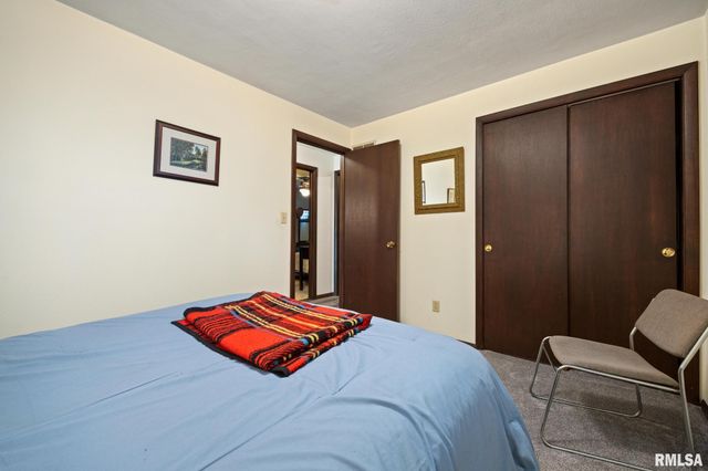 1814 W LATHAM Lane, Peoria, IL 61614