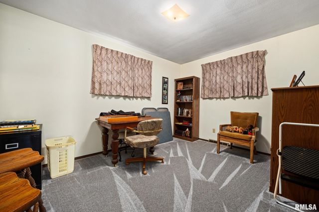 1814 W LATHAM Lane, Peoria, IL 61614