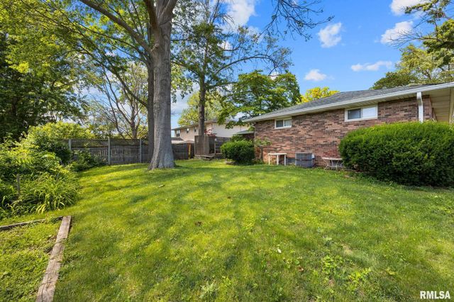 1814 W LATHAM Lane, Peoria, IL 61614