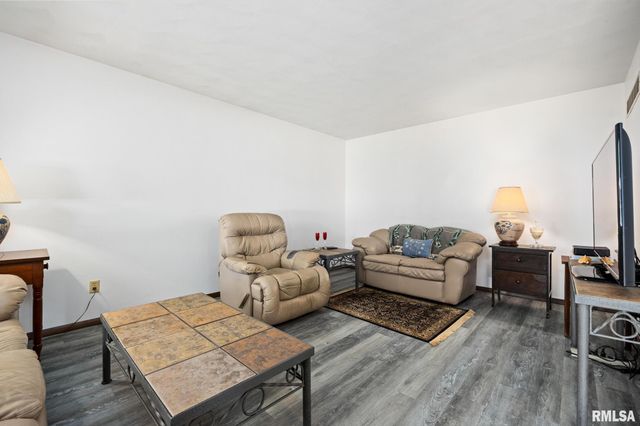 1814 W LATHAM Lane, Peoria, IL 61614