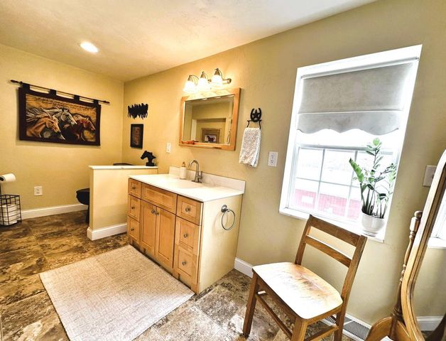 1984 OAKRIDGE ROAD, Neenah, WI 54956