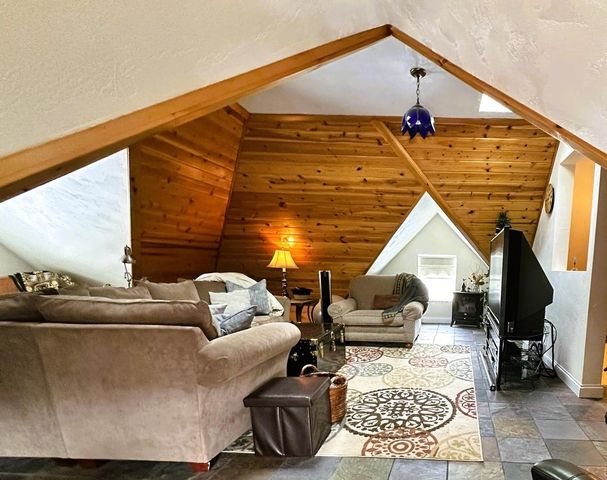 1984 OAKRIDGE ROAD, Neenah, WI 54956