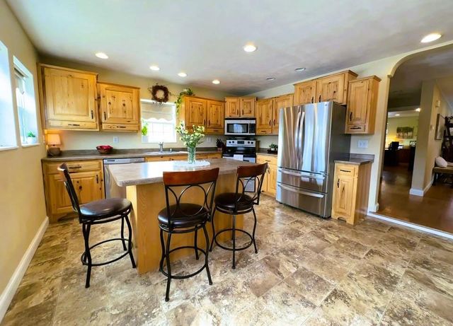 1984 OAKRIDGE ROAD, Neenah, WI 54956