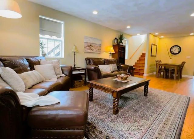 1984 OAKRIDGE ROAD, Neenah, WI 54956