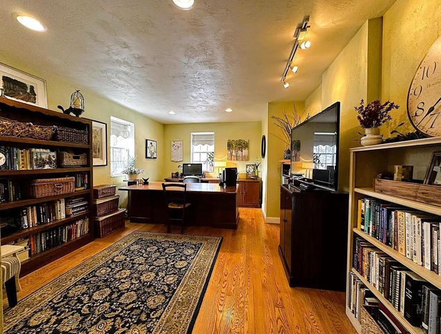 1984 OAKRIDGE ROAD, Neenah, WI 54956