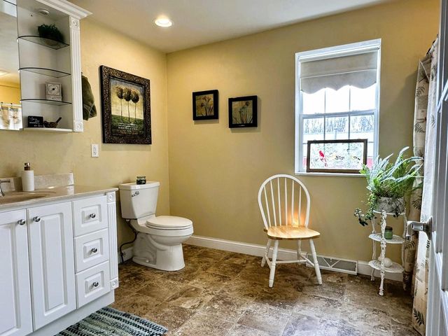 1984 OAKRIDGE ROAD, Neenah, WI 54956