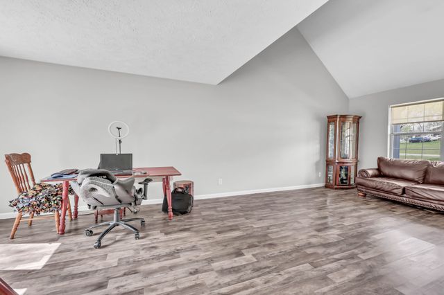 1737 Broadripple Dr, Clarksville, TN 37042