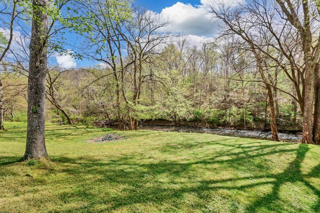 1737 Broadripple Dr, Clarksville, TN 37042