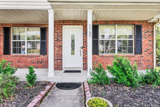 1737 Broadripple Dr, Clarksville, TN 37042