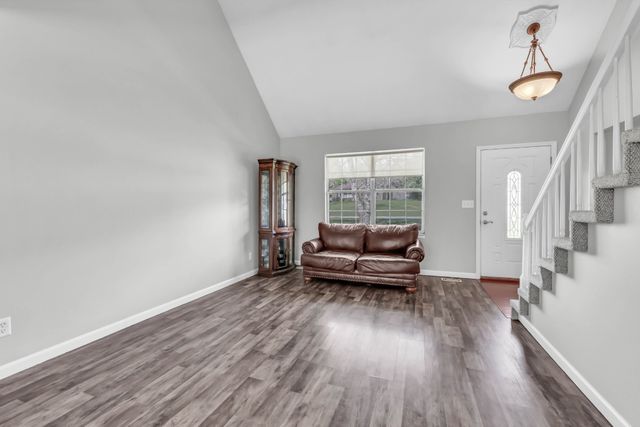 1737 Broadripple Dr, Clarksville, TN 37042