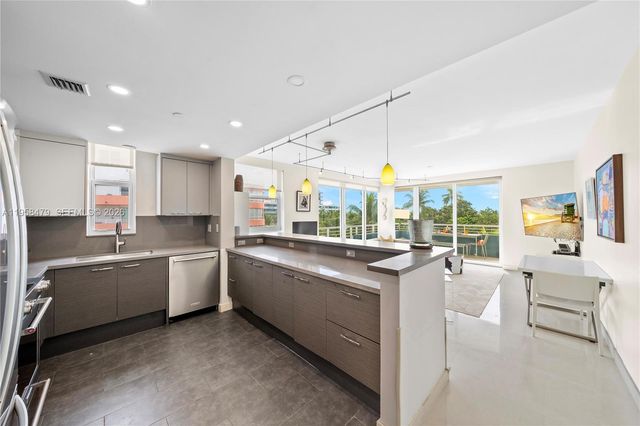 200 Ocean Dr 5D, Miami Beach, FL 33139