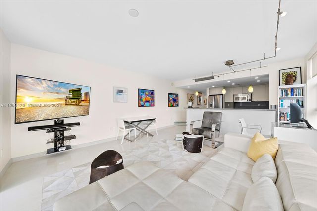 200 Ocean Dr 5D, Miami Beach, FL 33139