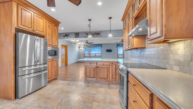 8210 Kettle View DRIVE, Kewaskum, WI 53040