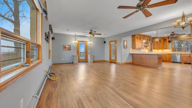 8210 Kettle View DRIVE, Kewaskum, WI 53040