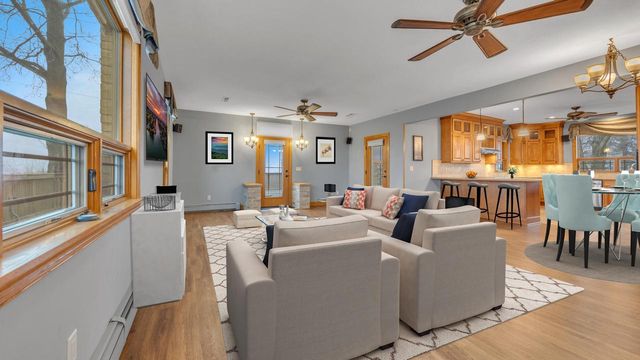 8210 Kettle View DRIVE, Kewaskum, WI 53040